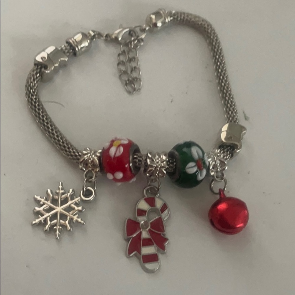 Girls Holiday Charm Bracelet—BRAND NEW/NEVER WORN